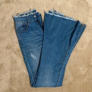 LITZ mid-rise flared jeans, light wash denim!
